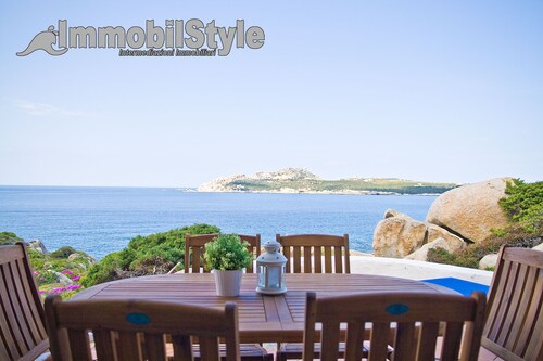 Beachfront villa on the first row with breathtaking sea view