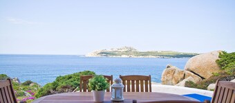 Villa fronte mare in prima fila con vista mare mozzafiato