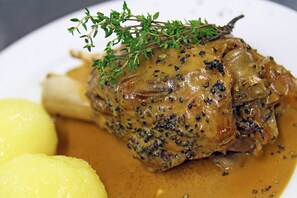 Restaurant - Brauhotel & Gasthof GROSCH (Roedental)