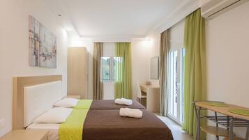 Studio with Garden View