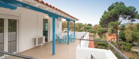 Two-Bedroom Standard Apartment | Balkon