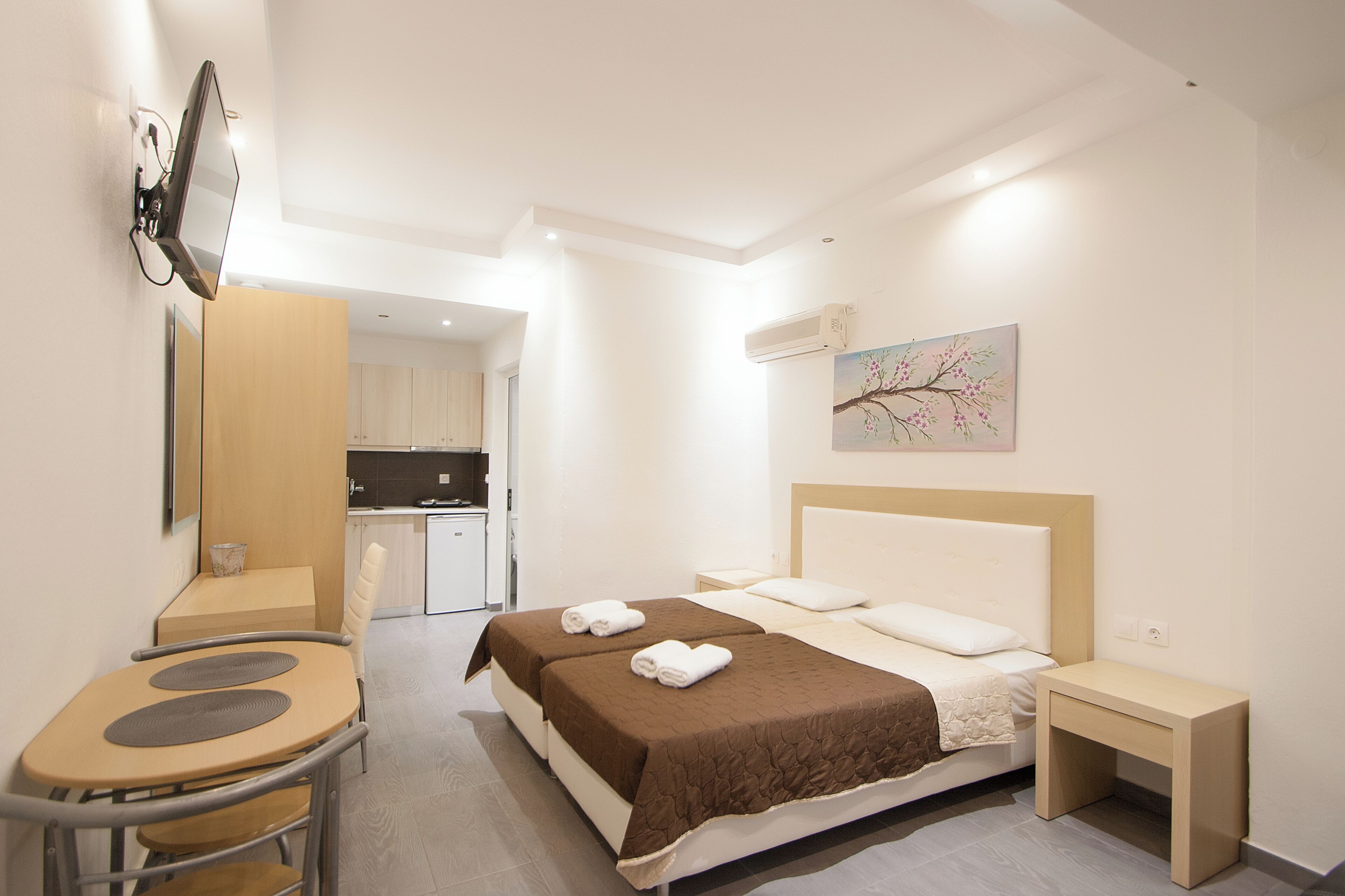 Studio with Garden View | Free WiFi