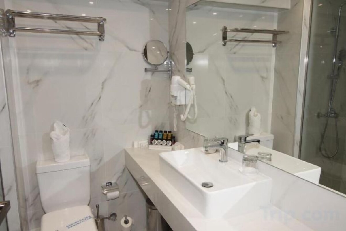 Baño | Pantuflas, toallas, jabón, shampoo