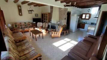 Smart TV, DVD player, foosball, table tennis