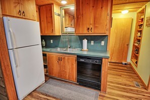 Refrigerador, microondas, horno y lavavajillas 