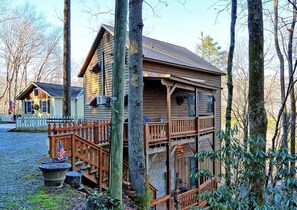 Exterior - The Fairy Woods Cabin in Banner Elk, NC, offers a cozy retreat for up to 8 guests. (Banner Elk)