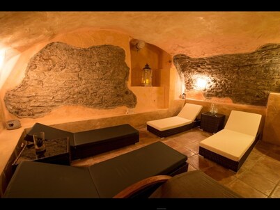 Idyllic large vacation home (listed building) in the old town