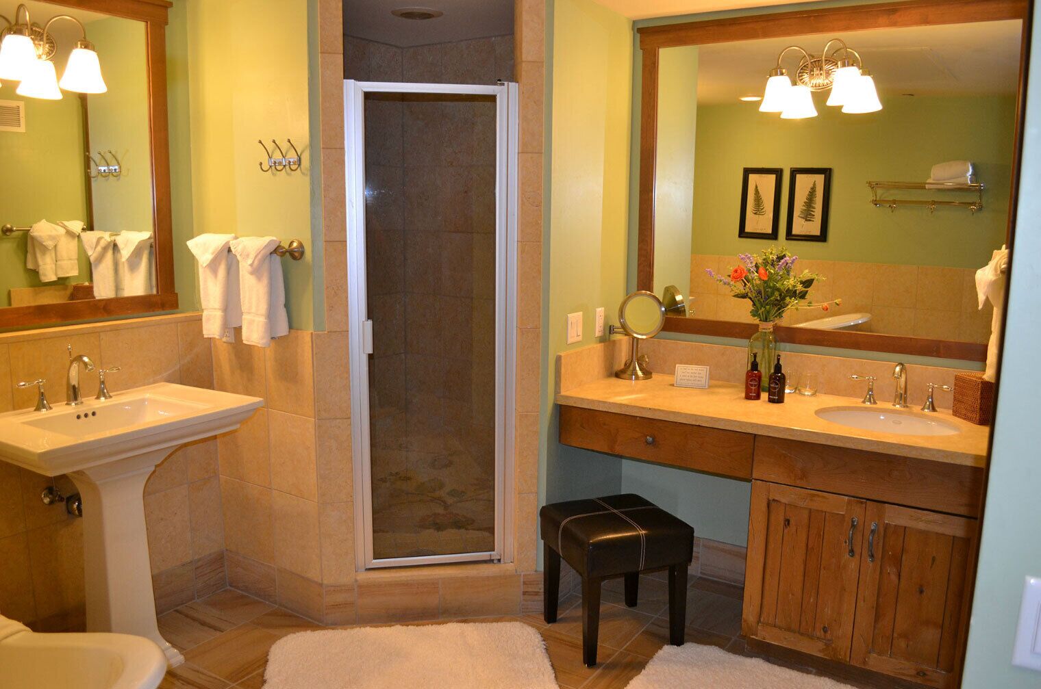 Shower, hair dryer, bathrobes, towels