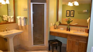 Shower, hair dryer, bathrobes, towels