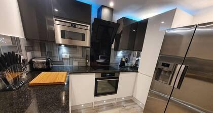 Luton Town Centre Executive Apartment