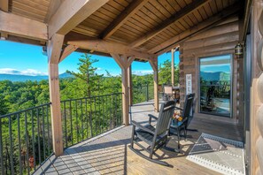 Property grounds - Cabin on the Rocks...Sit Back and take a Sip! (Sevierville)