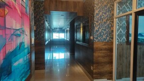 Interior entrance - Darussalam Restaurant and Inn (Srinagar)