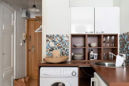 Studio | Private kitchen | Fridge, cookware/dishes/utensils