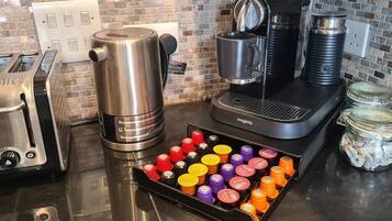 Kaffee und/oder Kaffeemaschine