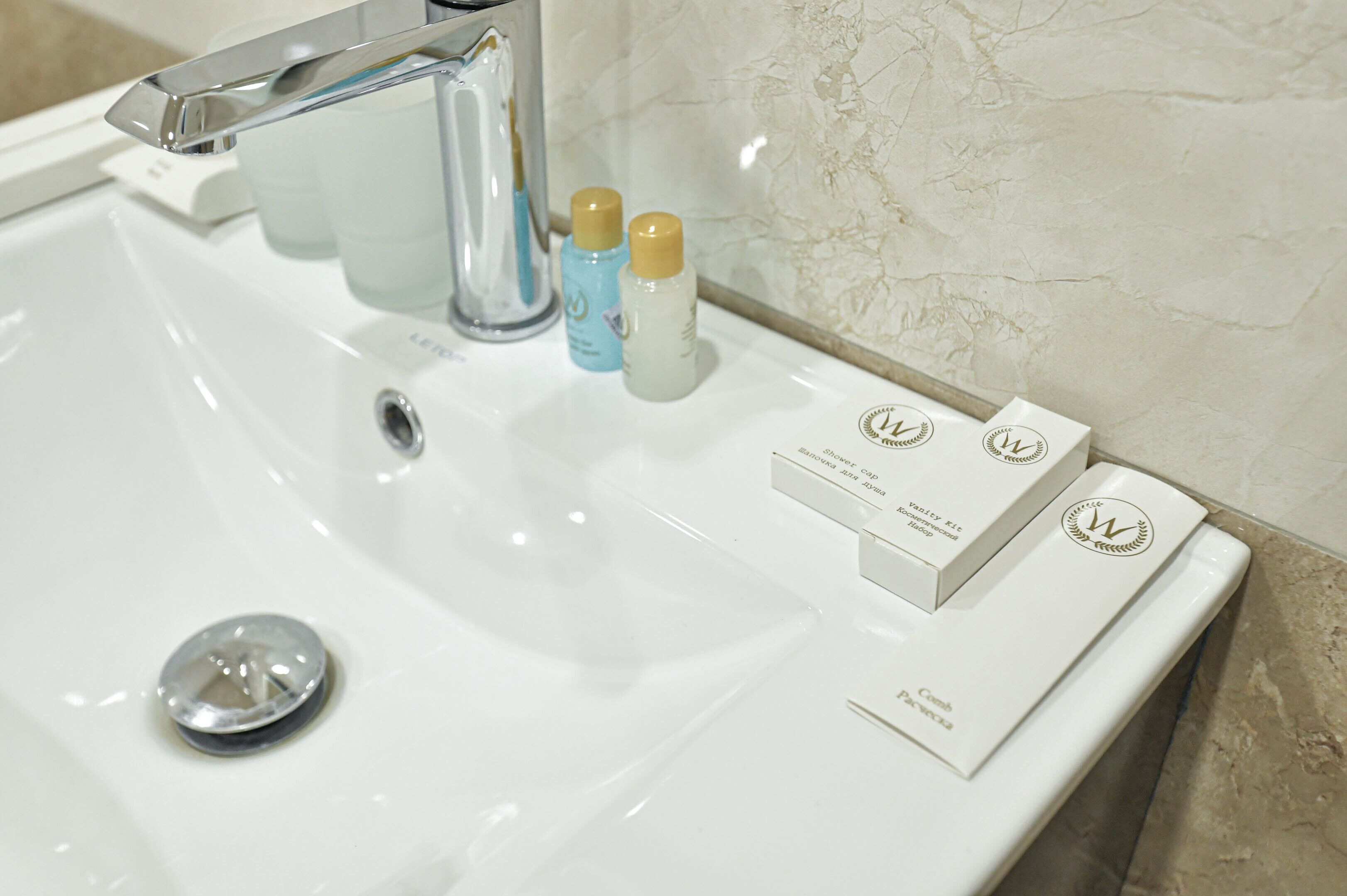 shower, free toiletries, hair dryer, slippers