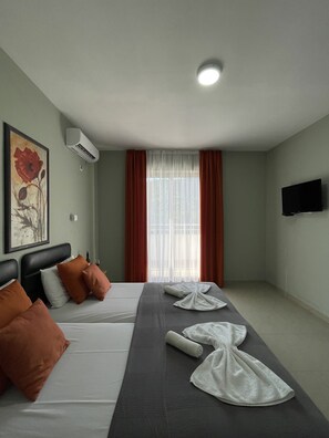 Classic Studio, 2 Single Beds | Free WiFi, bed sheets - ApartHotel Solaris (Canj)