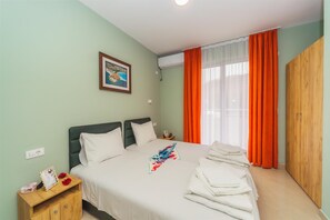 Classic Studio, 2 Single Beds | Free WiFi, bed sheets - ApartHotel Solaris (Canj)