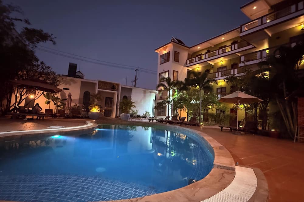 The moon kampot boutique
