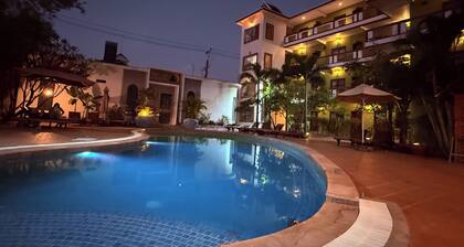 The moon kampot boutique