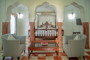 Studio Suite Superior | Két bảo mật tại phòng, trang trí khác biệt 