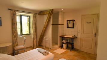 3 chambres, fer et planche Ă repasser, lit parapluie, Wi-Fi gratuit