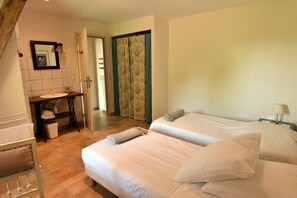 3 chambres, fer et planche Ă repasser, lit parapluie, Wi-Fi gratuit