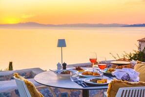Restaurant - Bassa Maina Villas & Suites (East Mani)