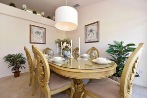 Dining - Legacy Park-409mcrjgi by Florida Star Vacations (Davenport)