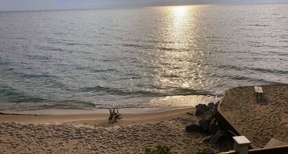 Incredible Lake Michigan views/sunsets. Intimate cottage with sandy beach.