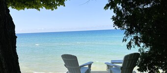 Incredible Lake Michigan views/sunsets. Intimate cottage with sandy beach.