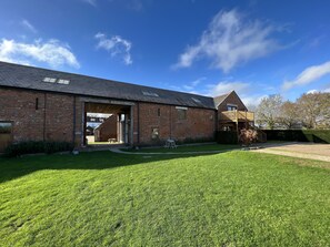 Exterior - The Long Barn at Warborne Farm (Lymington)