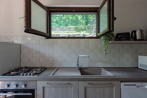 冰箱、微波炉、烤箱、炉灶