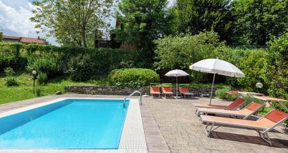 Casa Frey apt. 1 three-room apartment on Lake Orta with garden and swimming pool