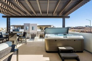 Outdoor spa tub - Seamons 5 Bedroom Home (St. George)