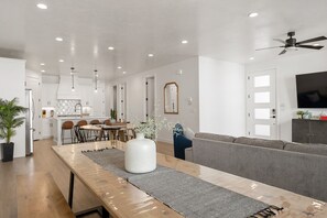Living area - Seamons 5 Bedroom Home (St. George)