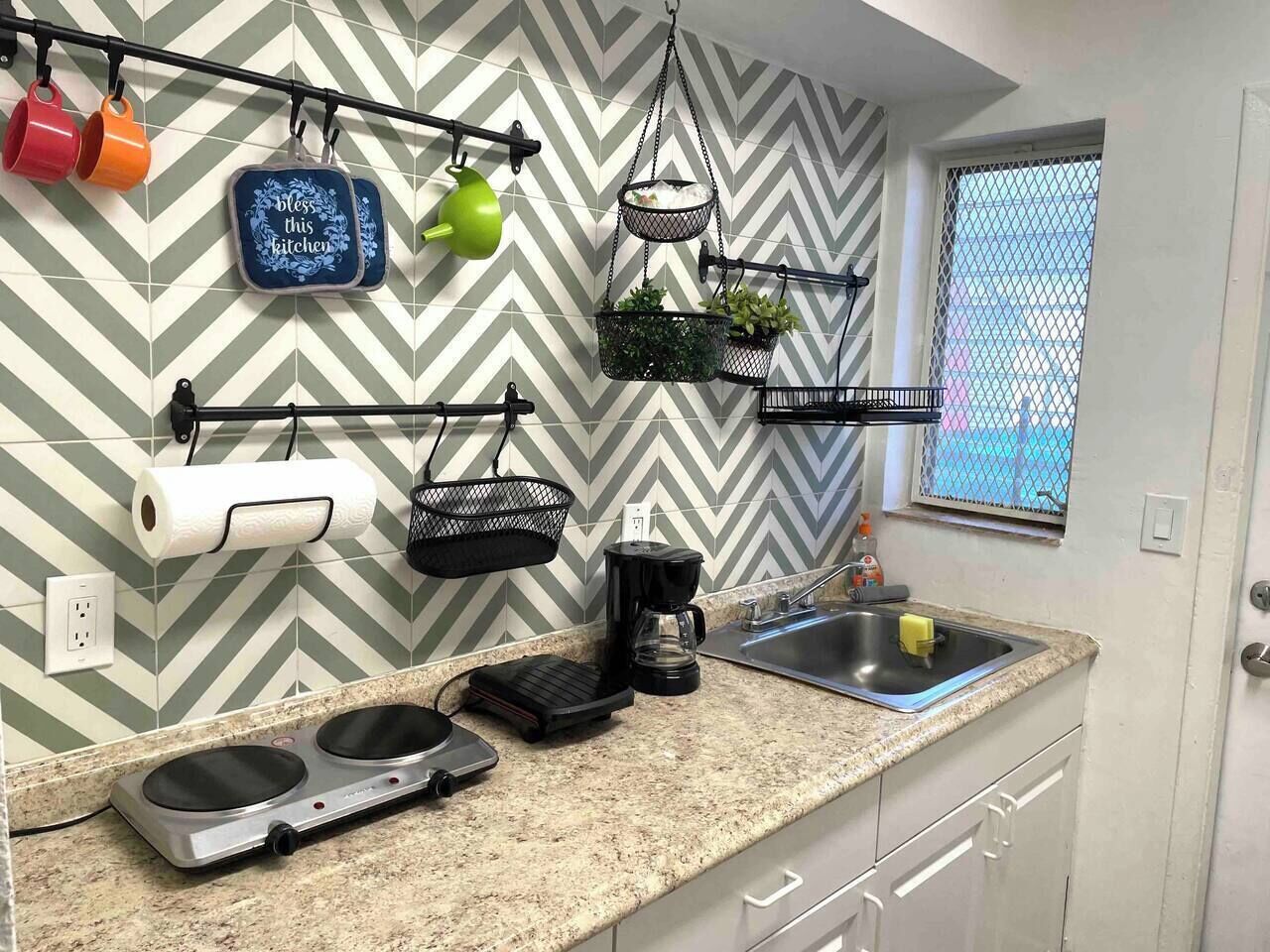 Fridge, microwave, coffee/tea maker, toaster