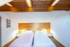 2 bedrooms, iron/ironing board, free WiFi