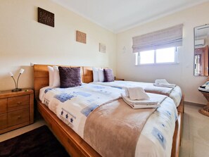 2 bedrooms, iron/ironing board, free WiFi, bed sheets