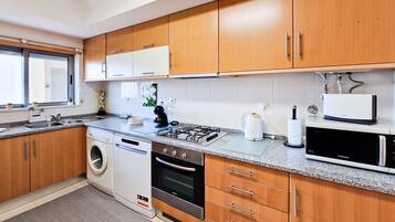 Fridge, microwave, oven, dishwasher