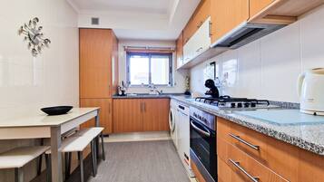 Fridge, microwave, oven, dishwasher