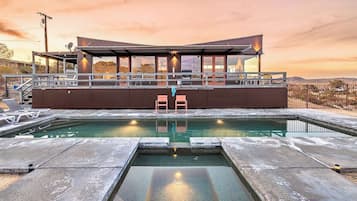 Et oppvarmet basseng