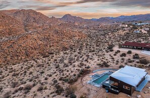 Exterior - Casa Altura Joshua Tree - Pool, Spa & Epic Views (Joshua Tree)