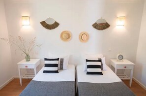7 bedrooms, iron/ironing board, free WiFi, bed sheets - Country House "Quinta Da Romã" with Private Pool, Private Terraces & Wi-Fi (Olhão)