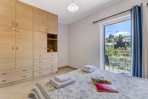 1 bedroom, iron/ironing board, free WiFi, bed sheets - Gkountis Deluxe Apartment: Sea View, Shared Pool & Wi-Fi (Lefkadas)