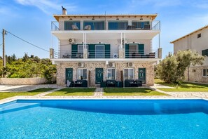 Exterior - Gkountis Deluxe Apartment: Sea View, Shared Pool & Wi-Fi (Lefkadas)