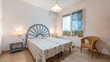 2 Schlafzimmer, BĂŒgeleisen/BĂŒgelbrett, BettwĂ€sche