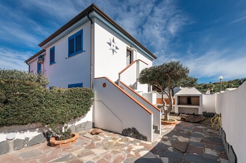 Holiday Home "Sottotorre 2" close to the Sea with Private Garden & A/C
