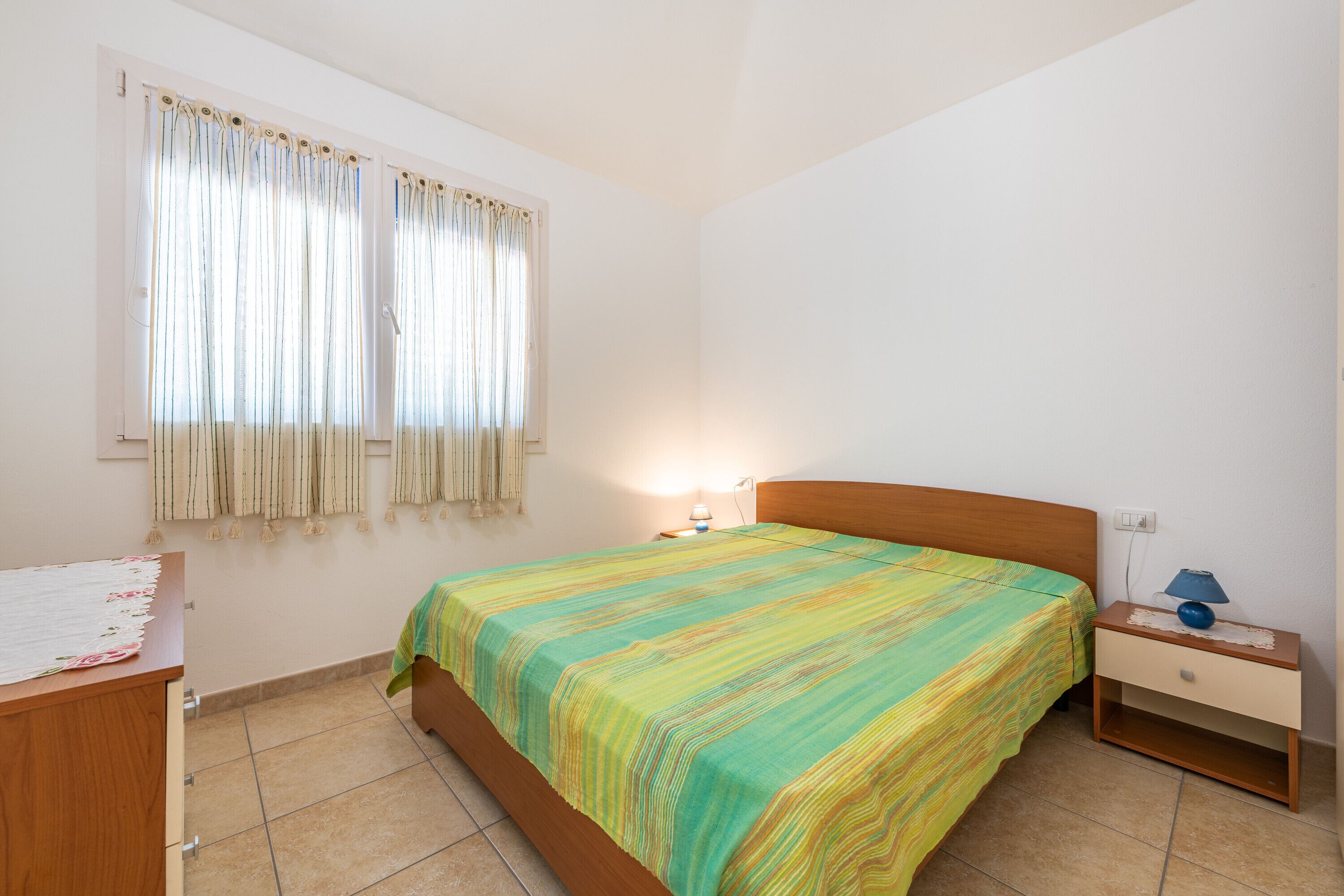 2 slaapkamers, een strijkplank/strijkijzer, beddengoed