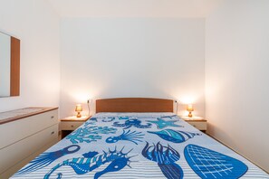 2 Schlafzimmer, Bügeleisen/Bügelbrett, Bettwäsche