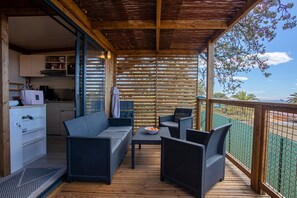 Terrace/patio - Holiday Home "Lodge Vue Mer" close to the Beach with Pool & Wi-Fi (SAINT-RAPHAËL)